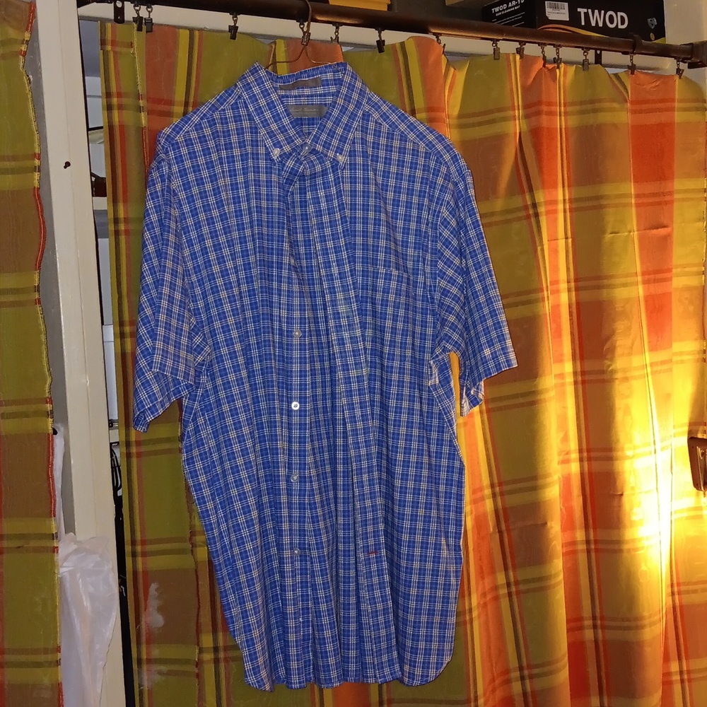 Mens Daniel Cremier Pattern Button down short sleeve. Size L